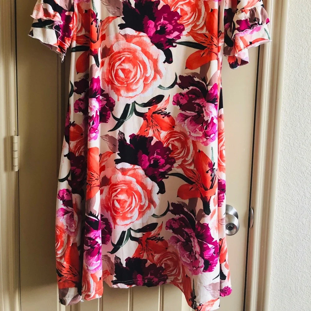 Cute floral dress - Picture 4 of 4